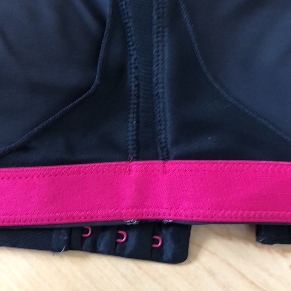 Under Armour Sports Bra - 34C - Picture 13 of 14